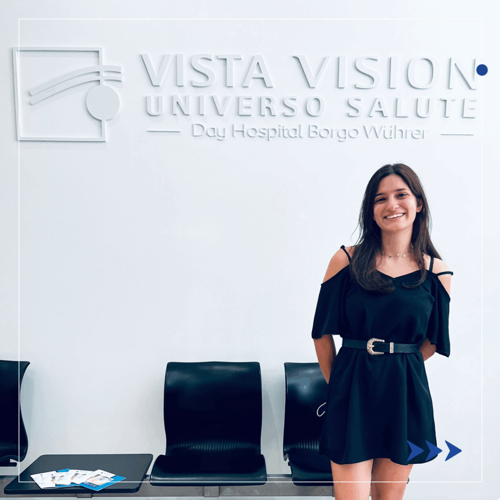 ragazza operata agli occhi felice