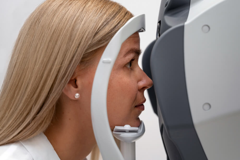 visita oculare per iridomia yag laser